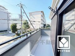 南向きバルコニーで陽当たり、風通し良好。広々としているため、お洗濯物をたっぷりと干す事ができます。