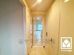 玄関から洗面室が近く、帰宅後すぐに手を洗えます。