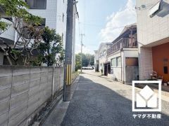 約6帖の和室がリビングに隣接しており、一体利用も可能です。2WAYのお部屋で風通しも良好です。子どもの遊び場、お昼寝スペース、家族のくつろぎ空間にも。和室があると、暮らしの幅がぐんと広がる。