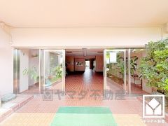 綺麗に整備されており、帰宅時や来客時にも気持ちの良い空間です。