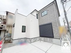 最長30年までの長期サポート付きで安心してお住まいいただけます。短期保証（設備・建具等）2年、防蟻保証5年、長期保証（構造躯体・雨水侵入等）10年が通常期間となり、延長には指定の条件を満たす必要があり