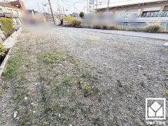 周囲にはすでに建物が建っていますので、実際の採光状況や窓の位置なども事前にご確認いただけます。