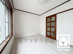約6帖の2階洋室です。お子様のお部屋などにも丁度良い広さです。