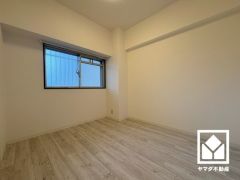 約4.8帖の洋室です。お子様のお部屋などにも丁度良い広さです