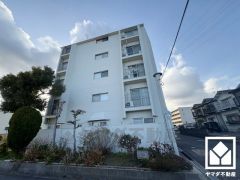 室内洗濯機置場がございますので、天候に左右されず洗濯していただけます。