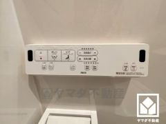 温水洗浄便座付きで、季節を問わずいつでも温かい便座をお使いいただけます。