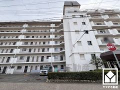 室内洗濯機置場がございますので、天候に左右されず洗濯していただけます。