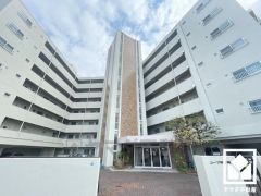 約6帖の洋室と約4.5帖の和室には収納スペースがございますので、お部屋の広さを最大限に活用できます。