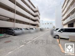 「ツルハドラッグ尼崎金楽寺店」まで徒歩5分、「ファミリーマート西長洲」まで徒歩7分、「マックスバリュ金楽寺店」まで徒歩9分など、お買い物施設が徒歩圏内に複数あり便利な住環境です。