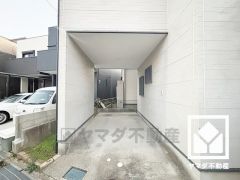 インナーガレージを1台分完備。重い荷物や雨の日の移動もスムーズで、快適なカーライフを実現。