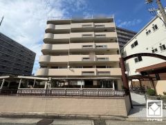 落ち着いた色合いと品のあるデザイン。帰るたびに安心感を感じられる佇まい。