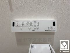 温水洗浄便座付きで、季節を問わずいつでも温かい便座をお使いいただけます。