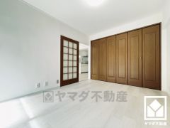 約6帖の洋室です。フローリングのお部屋でお掃除ラクラクです。