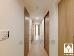 玄関から洗面室が近く、帰宅後すぐに手を洗えて衛生的です。