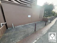 「名和小学校」まで徒歩4分。低学年のお子様も安心して通学していただけます。