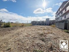 閑静な住宅街にあり、静かな環境で落ち着いた生活をお送りいただけます。