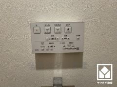 温水洗浄便座付きで、季節を問わずいつでも温かい便座をお使いいただけます。