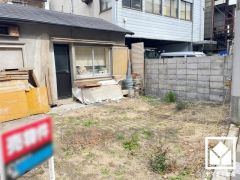 室内洗濯機置場がございますので、天候に左右されず洗濯していただけます。