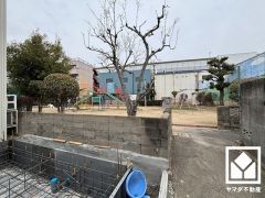 阪神電鉄本線・なんば線「尼崎」駅まで徒歩約11分の立地。2沿線利用可能で、毎日の通勤・通学だけでなく、休日のお出かけまで利便性に優れています。