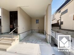 インナーガレージを1台分完備。重い荷物や雨の日の移動もスムーズで、快適なカーライフを実現。