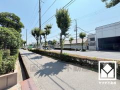 トイレは温水洗浄便座付きで、季節を問わずいつでも温かい便座をお使いいただけます。