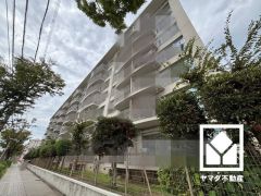 「サンディ武庫之荘店」まで徒歩9分など、お買い物施設が徒歩圏内に複数あり便利な住環境です。「立花西小学校」までは徒歩9分となっており、低学年のお子様も安心して通学していただけます。