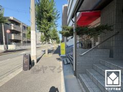 阪急電鉄神戸線「武庫之荘」駅まで徒歩約5分の立地。「サンディ武庫之荘店」まで徒歩4分、「立花西小学校」まで徒歩5分など、毎日の通勤・通学だけでなく、日常のお買い物まで利便性に優れています。