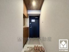 シューズボックス付きで、家族の靴もしっかり収納。玄関がいつも片付き、気持ちよくお客様を迎えられます。