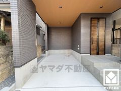 インナーガレージを1台分完備。重い荷物や雨の日の移動もスムーズで、快適なカーライフを実現。