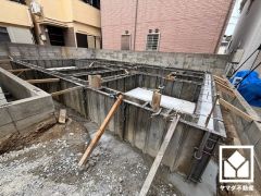 駐車スペース確保。重い荷物や雨の日の移動もスムーズで、快適なカーライフを実現。