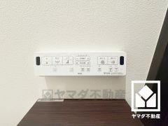 温水洗浄便座付きで、季節を問わずいつでも温かい便座をお使いいただけます。