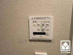 真冬の寒い浴室を暖かく、また雨の日の洗濯物の乾燥にと多用途に活躍する機能です。