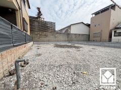 「コノミヤ尼崎店」まで徒歩5分、「ファミリーマート西難波町」まで徒歩6分、「スギドラッグ尼崎三和店」まで徒歩9分など、お買い物施設が徒歩圏内に複数あり便利な住環境です。