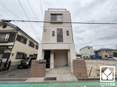 落ち着いた色合いと品のあるデザイン。帰るたびに安心感を感じられる佇まい。