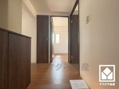 玄関から洗面室が近く、帰宅後すぐに手を洗えて衛生的です。