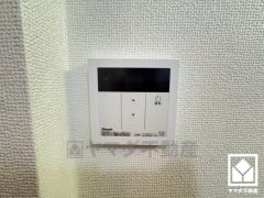 シンプルな給湯リモコンとなっており、複雑な操作の必要がなく、直感的にご利用いただけます。