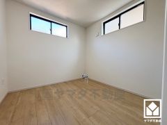 全居室に窓がございます。明るい陽光がたっぷり差し込む心地よい生活空間です。