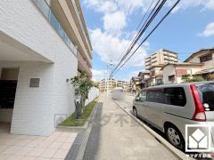 公園や池が徒歩圏内に複数ある緑豊かで閑静な住宅地なので、穏やかな環境で四季折々の自然を感じながらお過ごしいただけます。