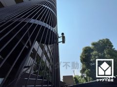 防犯カメラが設置されておりセキュリティにも配慮されているマンションです。お問合せお待ちしております。