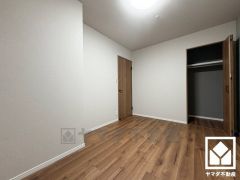 クローゼット付きの洋室としてもお使いいただけます。独立したお部屋なのでプライベートな時間をゆったり過ごせそうです。