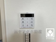 ボタン1つで自動でお湯張りができるオートバス機能付き。