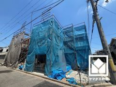 浴室はボタン1つで自動でお湯張りができるオートバス機能付き。追い炊き機能もございますので、いつでも温かいお風呂に入ることができます。