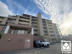 バスタオルやパジャマ等を収納できるリネン庫。洗剤等のストックも収納できるので、洗面室をすっきり清潔に保つことができそうです。