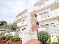 緑に囲まれた閑静な住宅地なので、穏やかな環境で四季折々の自然を感じながらお過ごしいただけます。