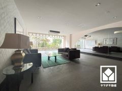 閑静な住宅街にあり、静かな環境で落ち着いた生活をお送りいただけます。