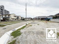 室内洗濯機置場がございますので、天候に左右されず洗濯していただけます。