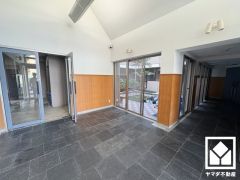 心地よい空間が広がる、清潔で美しいロビー。帰宅時や来客時にも気持ちの良い空間です。