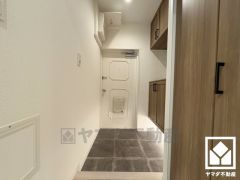 玄関にはシューズボックスを完備。家族の靴もしっかり収納できるので、玄関がいつも片付き、気持ちよくお客様を迎えられます。