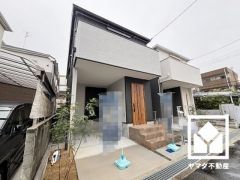 「ウエルシア尼崎東園田店」まで徒歩9分、ショッピングモール「sononそのだ」まで徒歩12分など、お買い物施設が徒歩圏内に複数あり便利な住環境です。