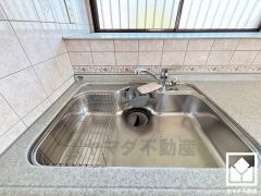 清潔感あふれるシンクで、毎日を気持ちよくスタート。